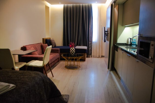 Deluxe Studio